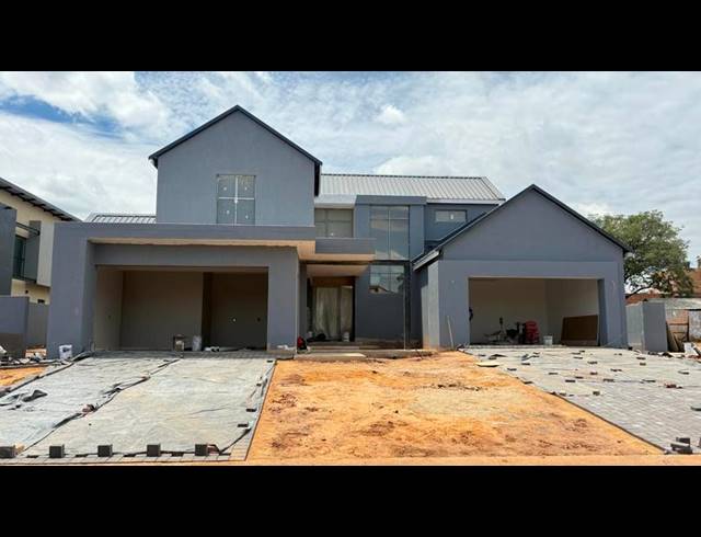 5 BEDROOM HOUSE FOR SALE IN MIDSTREAM HEIGHTS